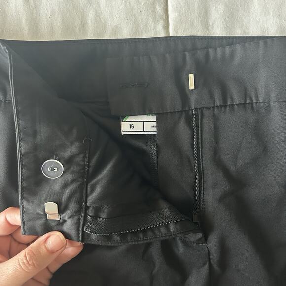 IZOD Womens Golf Tennis Skirt w/ built-in shorts Stretch material SZ 16 SOFT - Picture 3 of 9